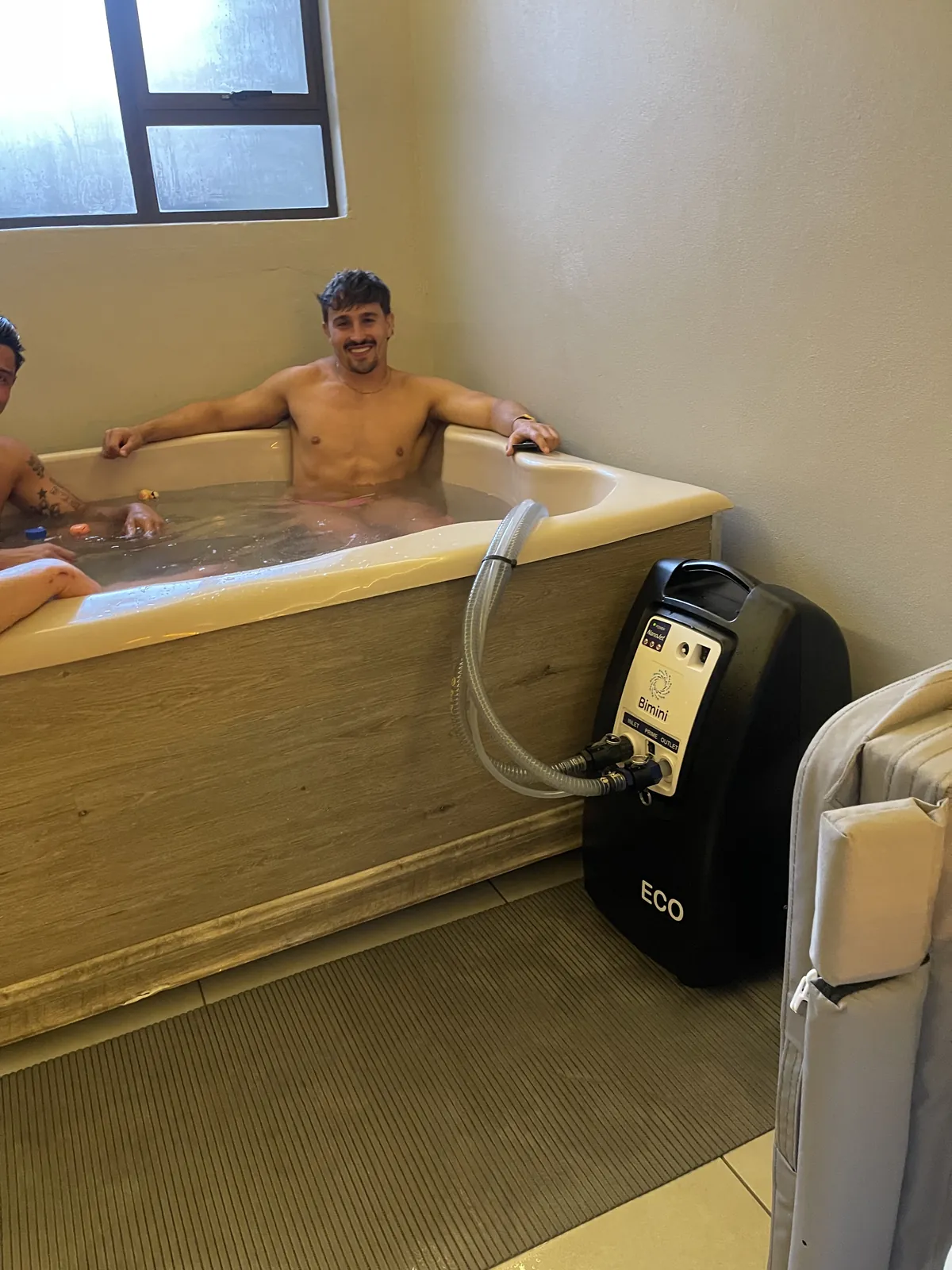 England Rugby player in Bimini oxygen nanobubble hydrotherapy at the Botthms Wellness Hub, Randburg
