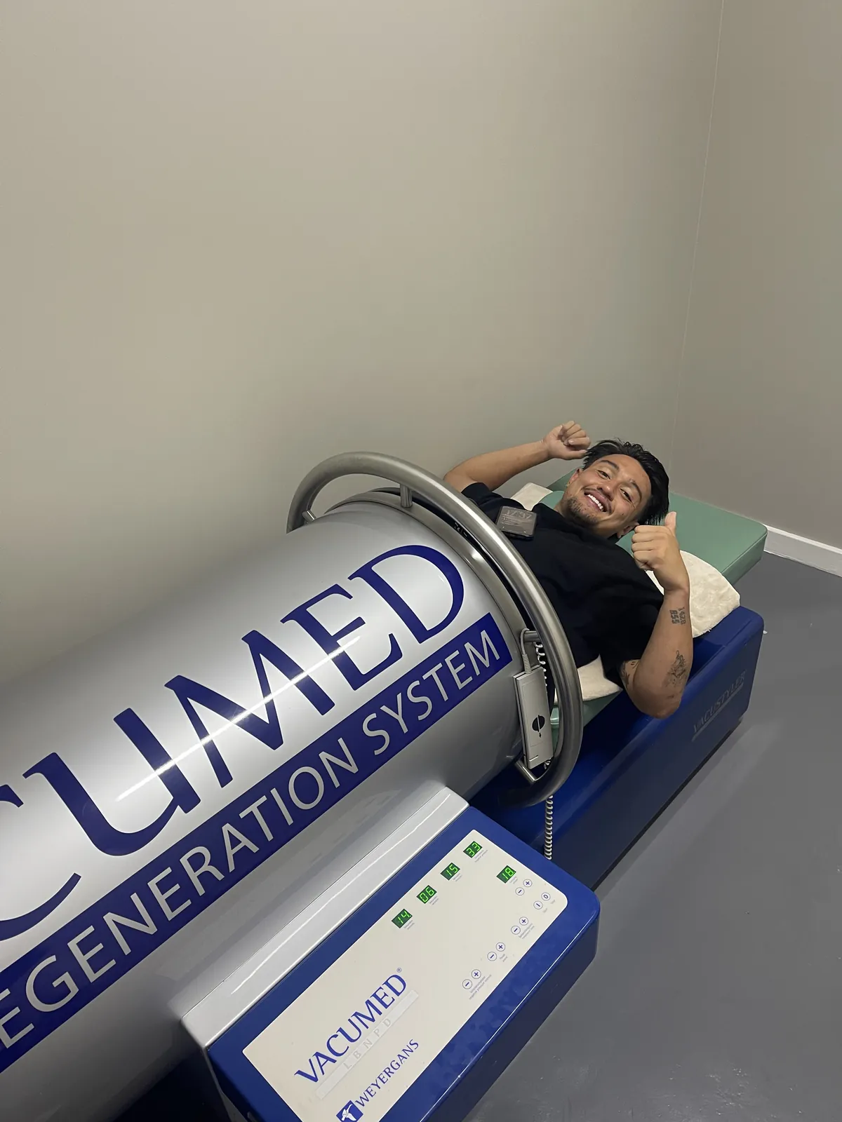 England fly-half Marcus Smith in the VACUMED vacuum therapy system at the Botthms Wellness Hub, Randburg